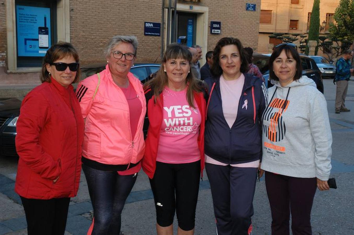Imágenes correspondientes a la marcha para recaudar fondos contra el cáncer en Aldeanueva de Ebro.