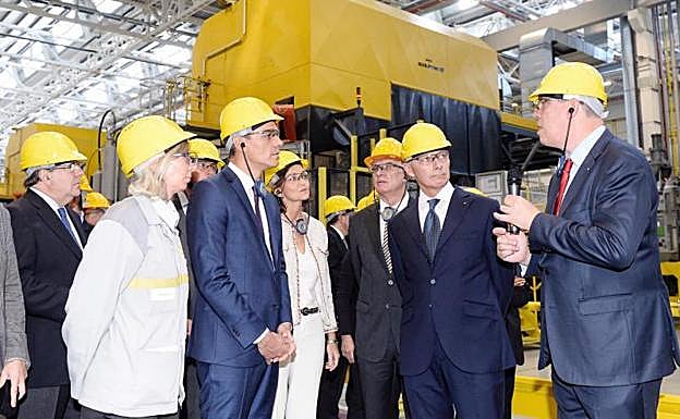 Pedro Sánchez ha hecho estas declaraciones durante su visita hoy a una fábrica de montaje de Renault.