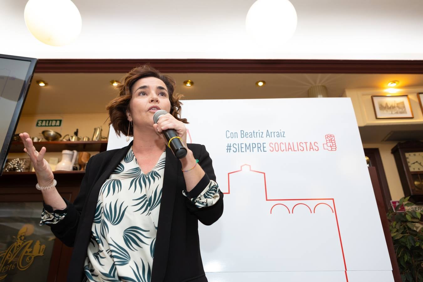 La socialista presenta su candidatura a encabezar la lista del PSOE a la Alcaldía de Logroño