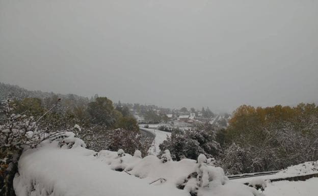 Imagen principal - Varias estampas nevadas en El Rasillo.