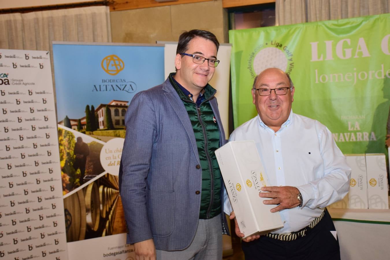 Entrega de premios a los ganadores del Torneo Bodegas Altanza, de la Liga de Golf y Vino de lomejordelvinoderioja.com.