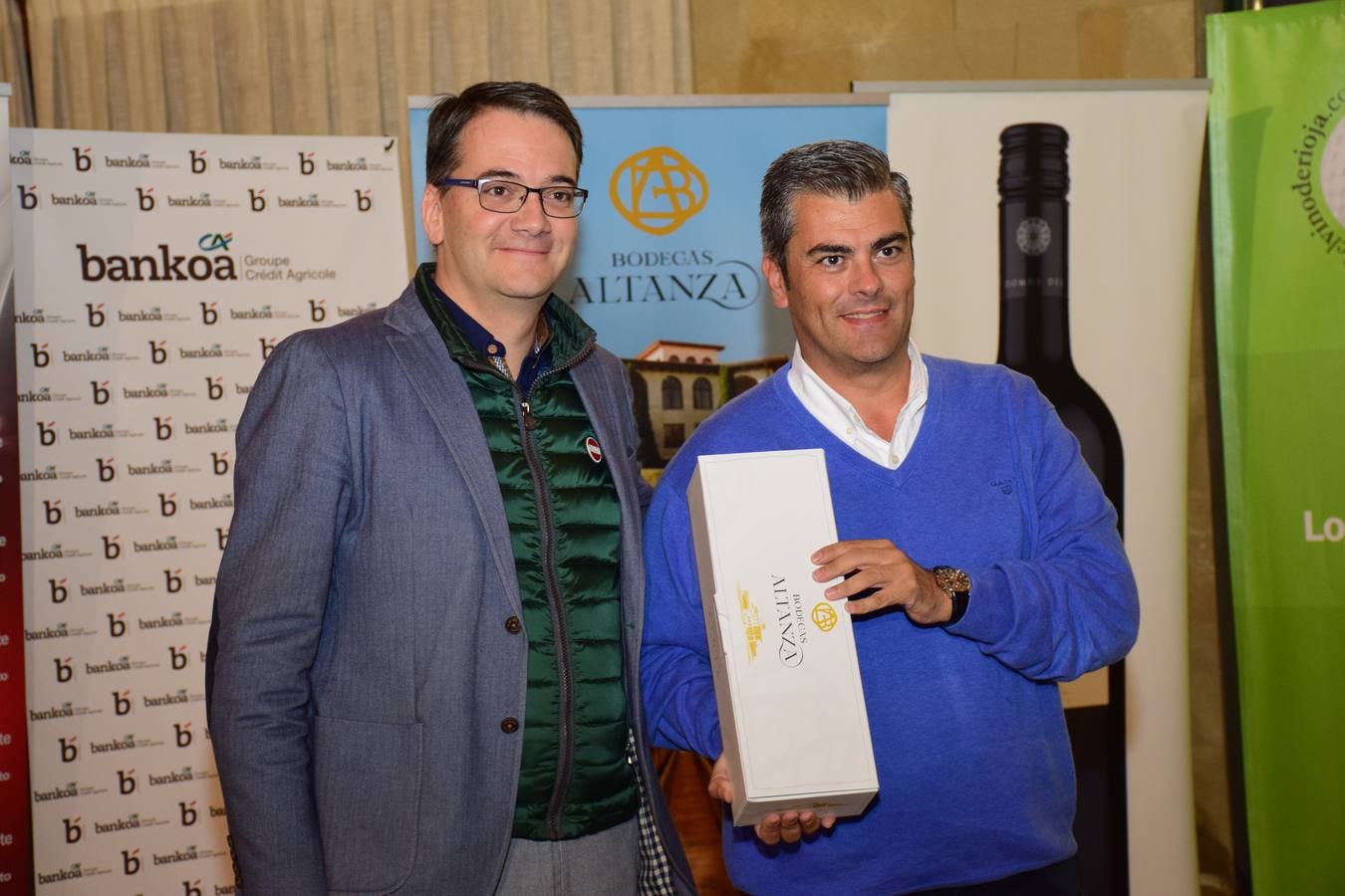 Entrega de premios a los ganadores del Torneo Bodegas Altanza, de la Liga de Golf y Vino de lomejordelvinoderioja.com.