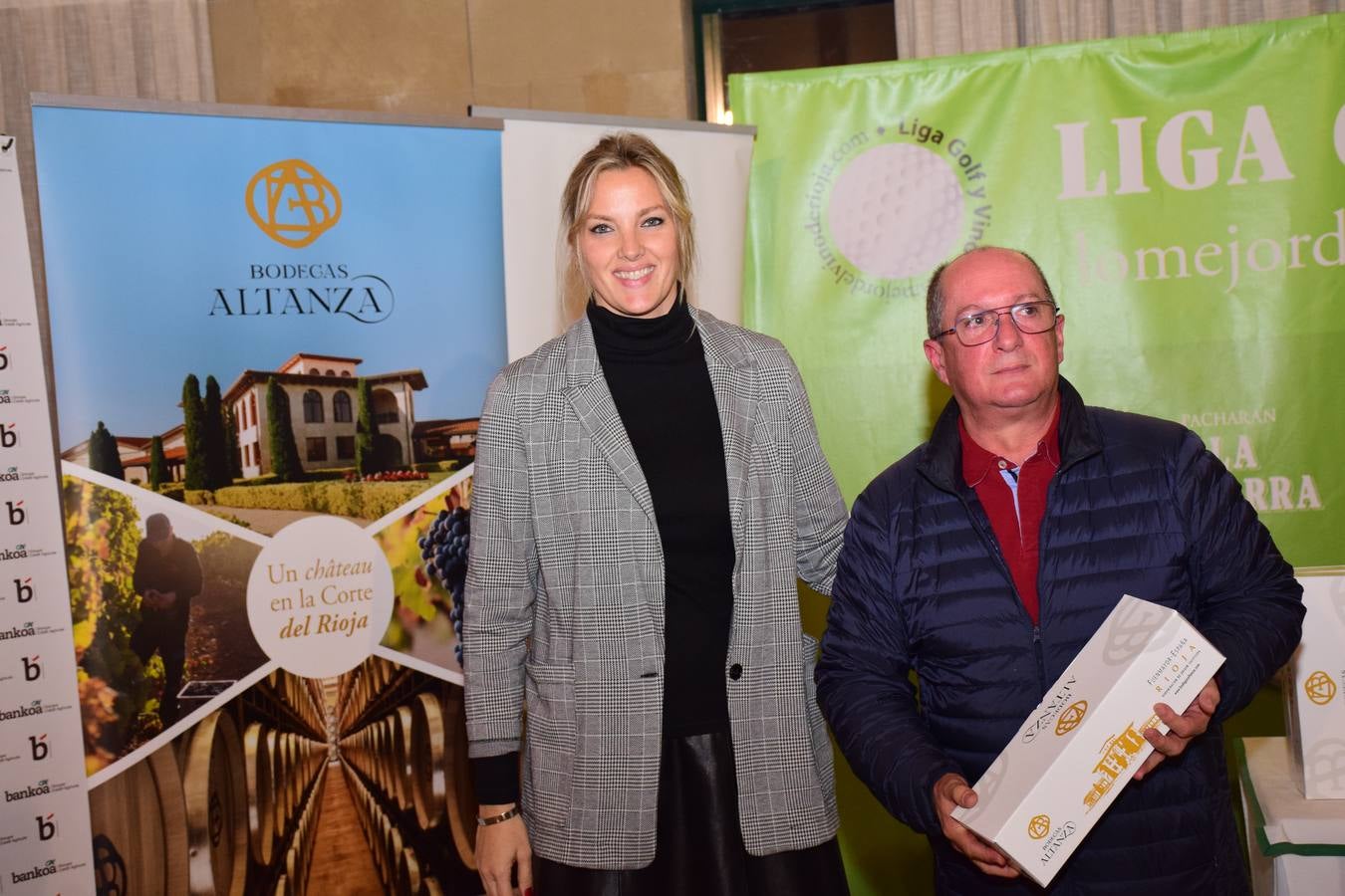 Entrega de premios a los ganadores del Torneo Bodegas Altanza, de la Liga de Golf y Vino de lomejordelvinoderioja.com.