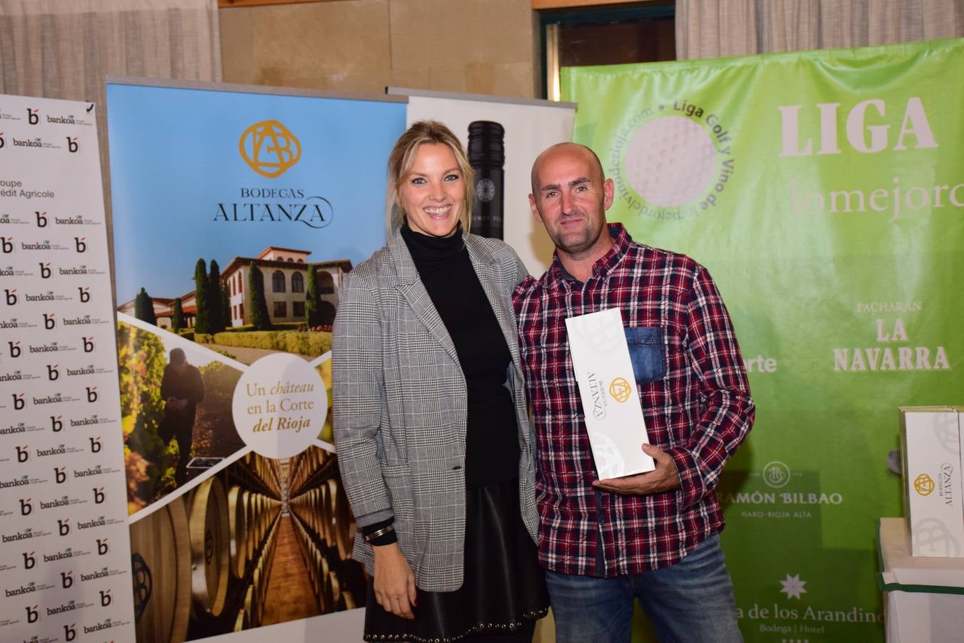 Entrega de premios a los ganadores del Torneo Bodegas Altanza, de la Liga de Golf y Vino de lomejordelvinoderioja.com.