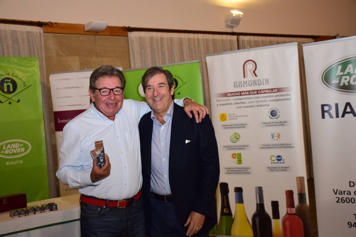 Entrega de premios a los ganadores del Torneo Bodegas Altanza, de la Liga de Golf y Vino de lomejordelvinoderioja.com.