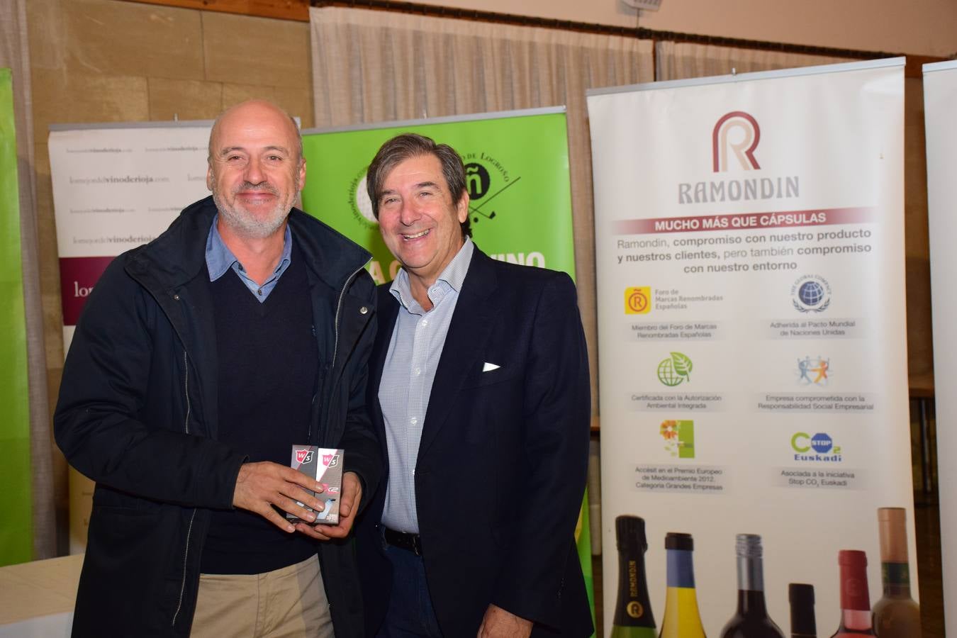 Entrega de premios a los ganadores del Torneo Bodegas Altanza, de la Liga de Golf y Vino de lomejordelvinoderioja.com.