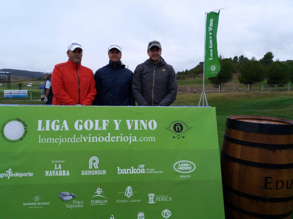Los jugadores posan minutos antes de comenzar la jornada de golf.