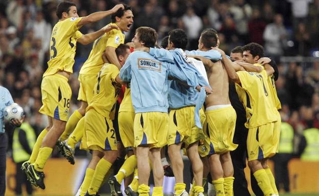 Los jugadores del Alcorcón celebran la elminación al Madrid en 2009. 