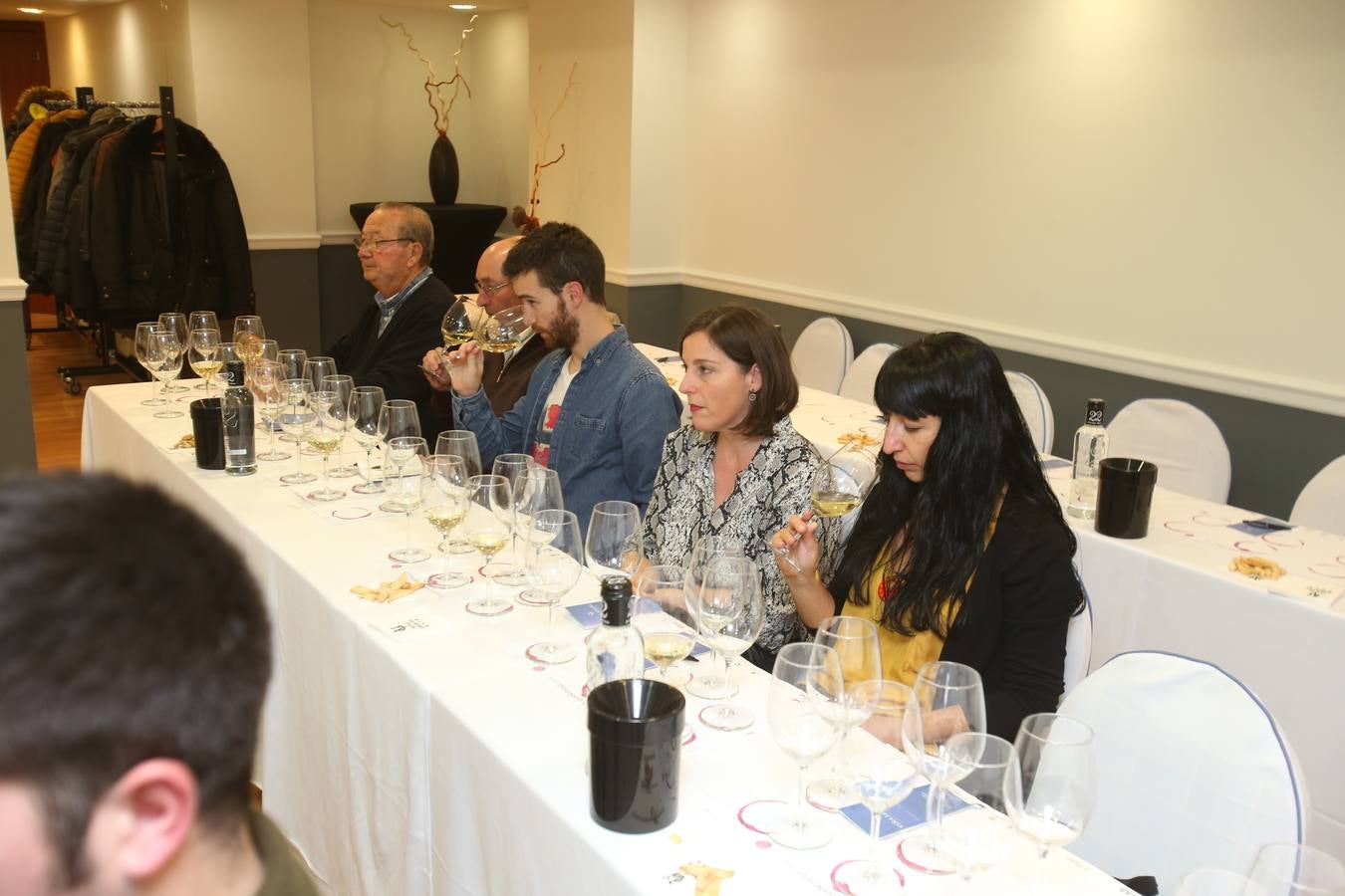 Viña Ijalba protagonizó el regreso tras la vendimia del Club de Catas de lomejordelvinorioja.com.