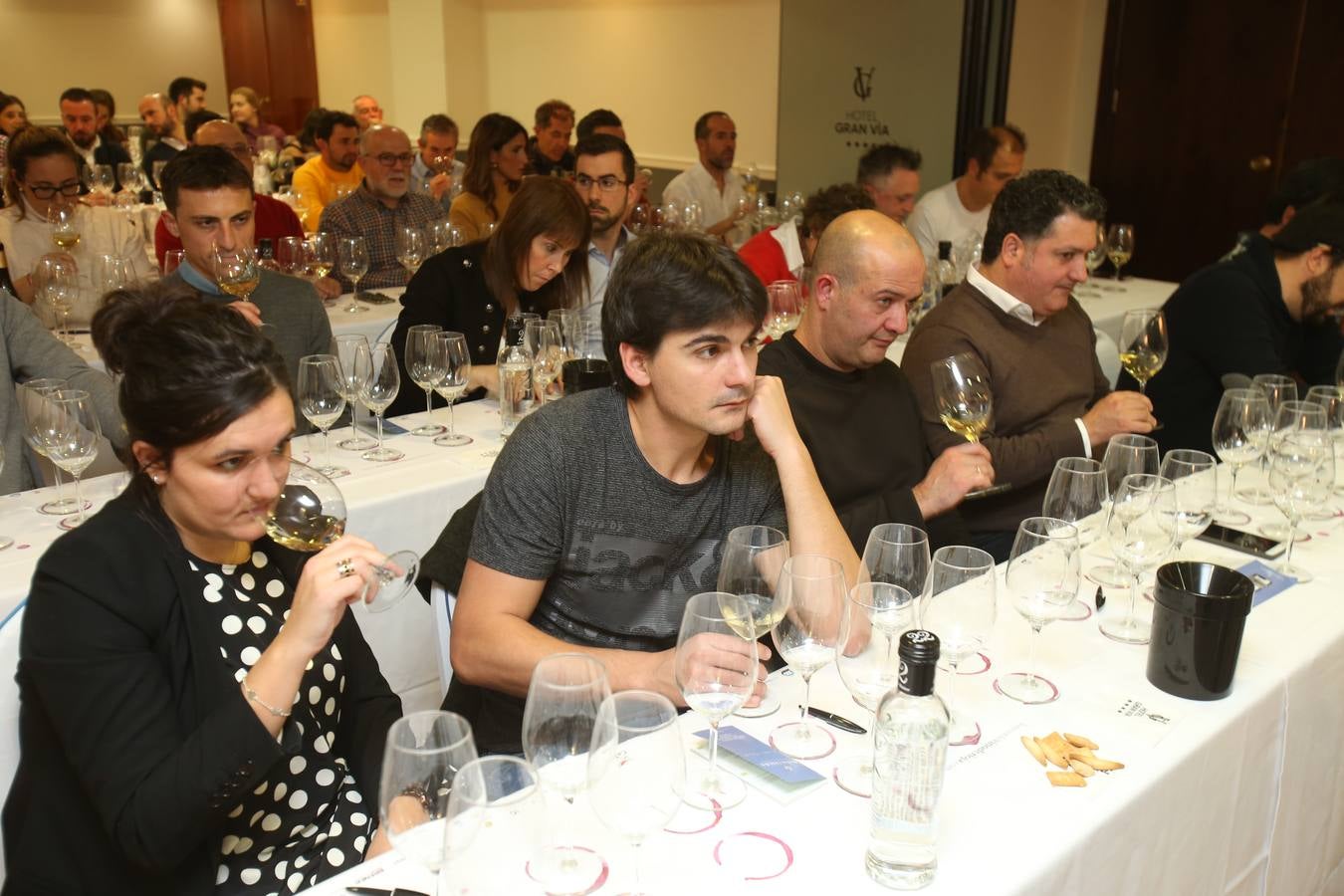 Viña Ijalba protagonizó el regreso tras la vendimia del Club de Catas de lomejordelvinorioja.com.