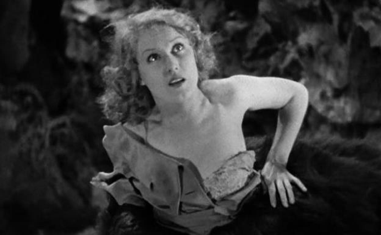 La actriz Fay Wray, en las garras del 'King Kong' de 1933.