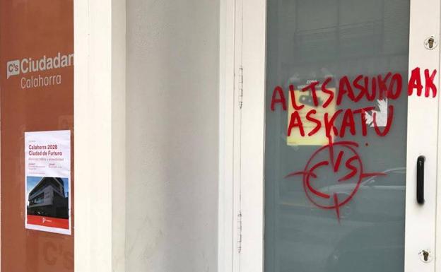 Ciudadanos denuncia el ataque de radicales a su oficina municipal en Calahorra 