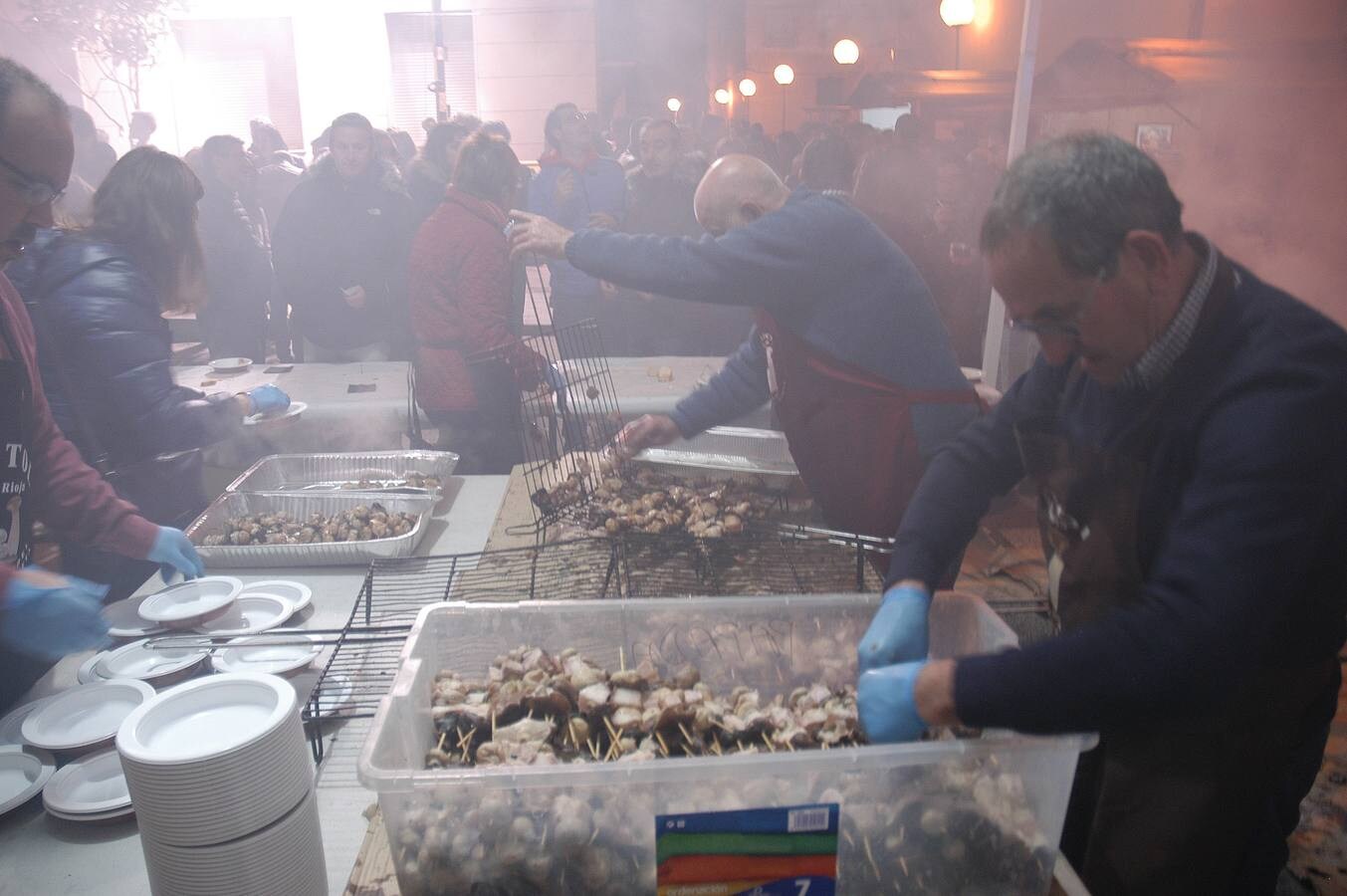 El sábado se disfrutó de cocina en directo y degustaciones en las carpas municipales de la calle Doctor Remón.