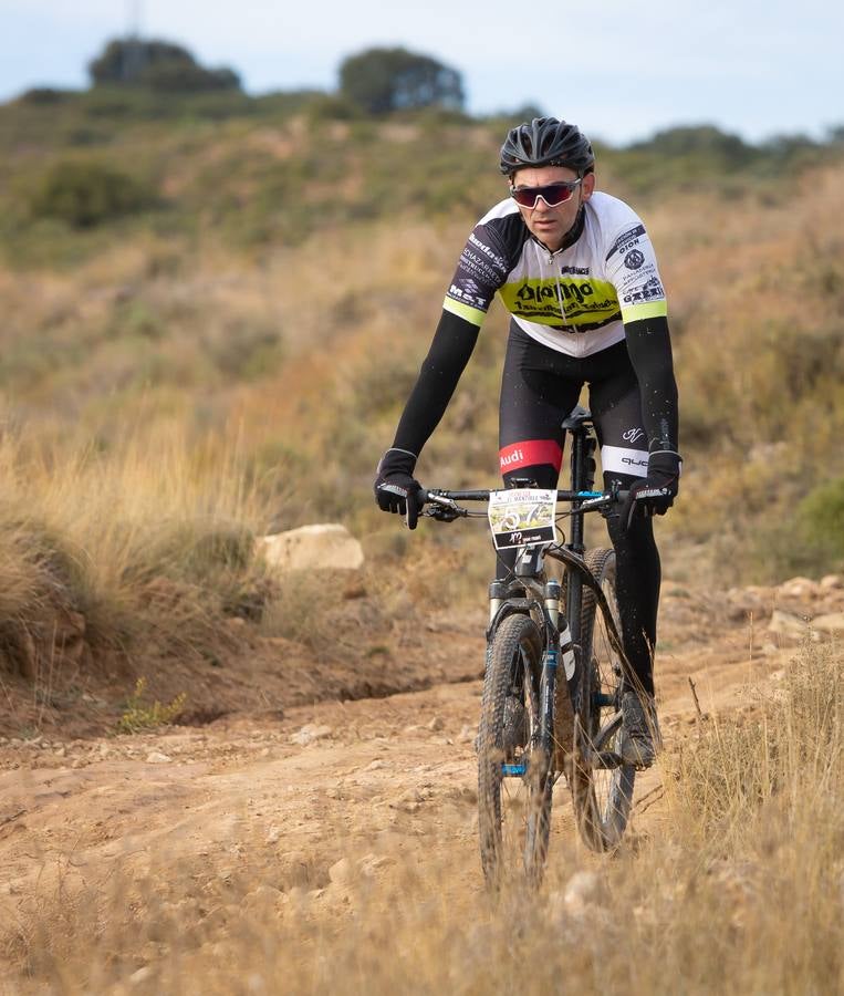 Más de 300 ciclistas participan en la Travesía del Mantible.