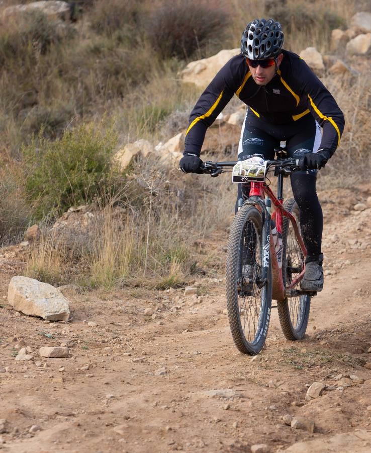 Más de 300 ciclistas participan en la Travesía del Mantible.