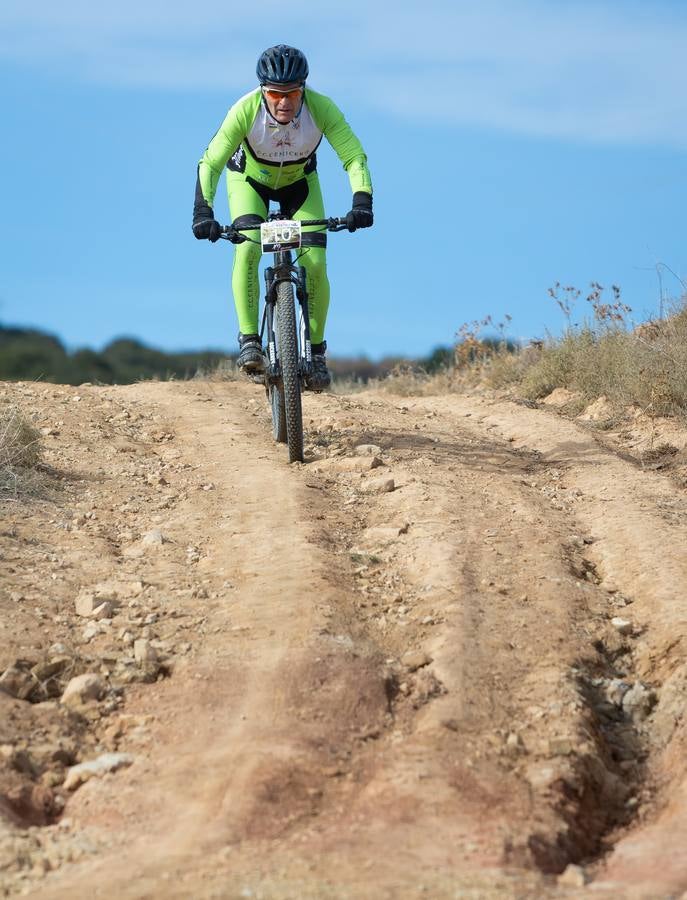 Más de 300 ciclistas participan en la Travesía del Mantible.