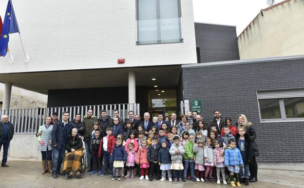 Medrano luce su nuevo colegio