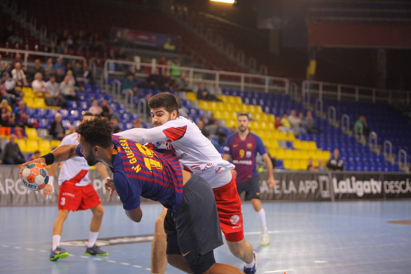 El FC Barcelona Lassa sigue líder invicto en la liga Asobal al superar al CB Logroño-La Rioja en el Palau Blaugrana por 45-31