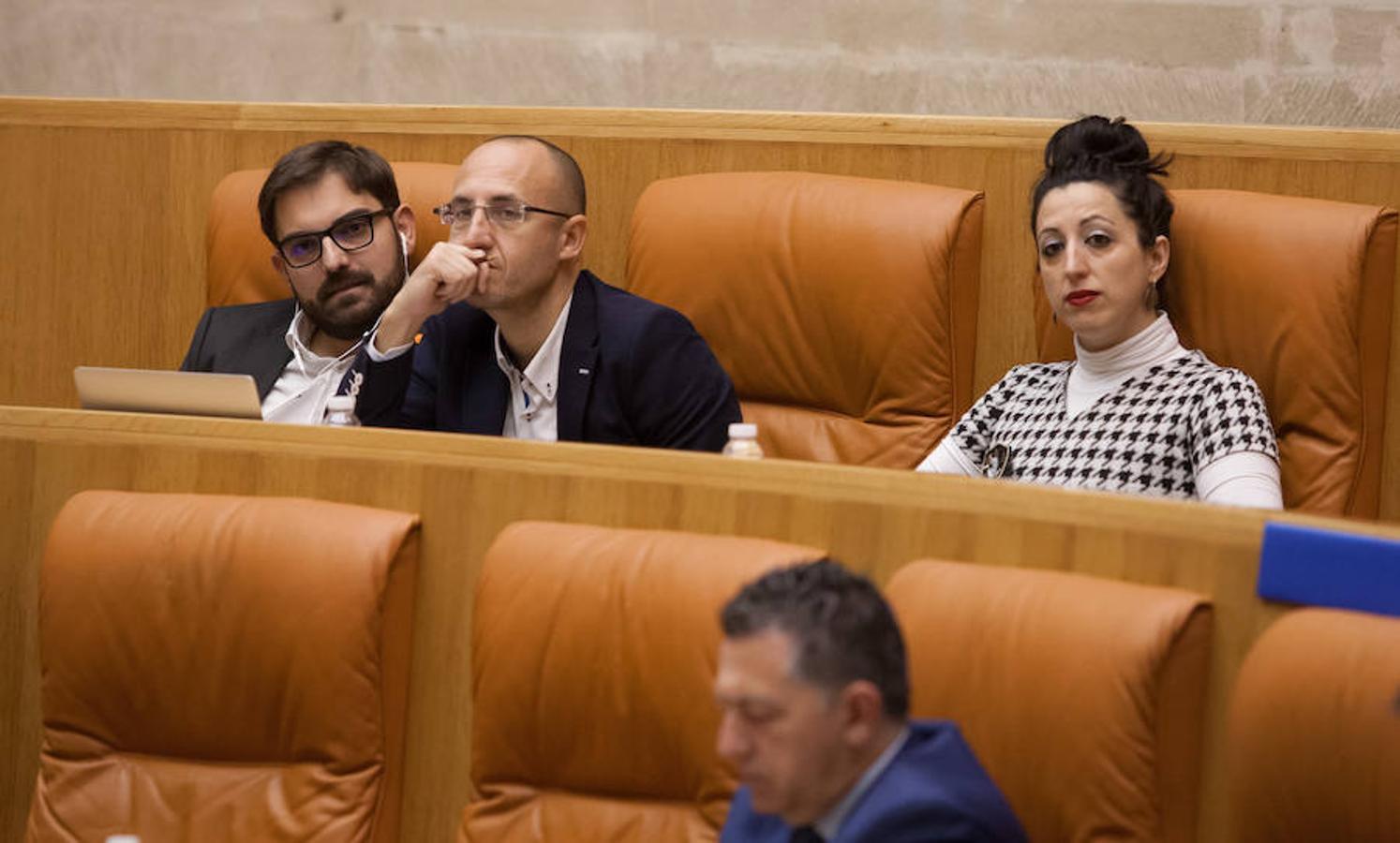 El presidente del Gobierno de La Rioja, José Ignacio Ceniceros ha respondido en el pleno del Parlamento regional a cuestiones sobre el reto demográfico, la economía en la región, el empleo público y el salario mínimo interprofesional (SMI). Parlamento.