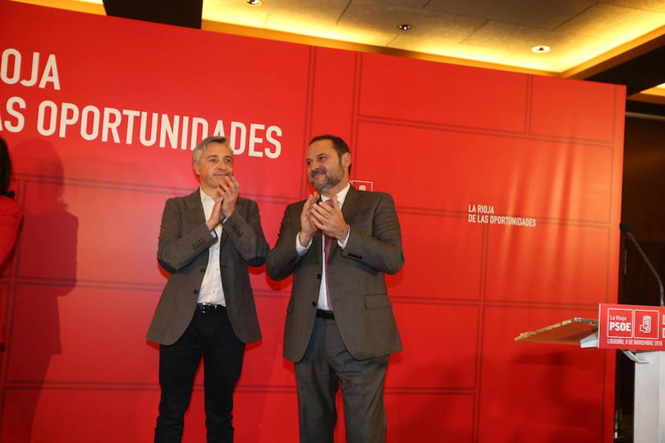 El ministro de Fomento, José Luis Ábalos ha intervenido en un acto del PSOE en La Rioja, junto a su secretario general, Francisco Ocón, y la secretaria federal de Mundo Rural y portavoz del Grupo Parlamentario Socialista, Concepción Andreu en el restaurante Delicatto de Logroño.