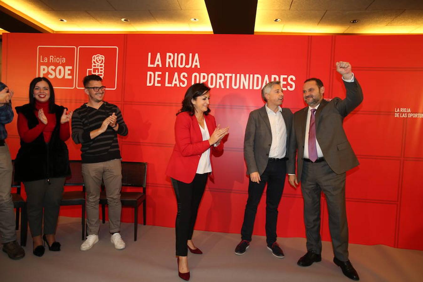 El ministro de Fomento, José Luis Ábalos ha intervenido en un acto del PSOE en La Rioja, junto a su secretario general, Francisco Ocón, y la secretaria federal de Mundo Rural y portavoz del Grupo Parlamentario Socialista, Concepción Andreu en el restaurante Delicatto de Logroño.