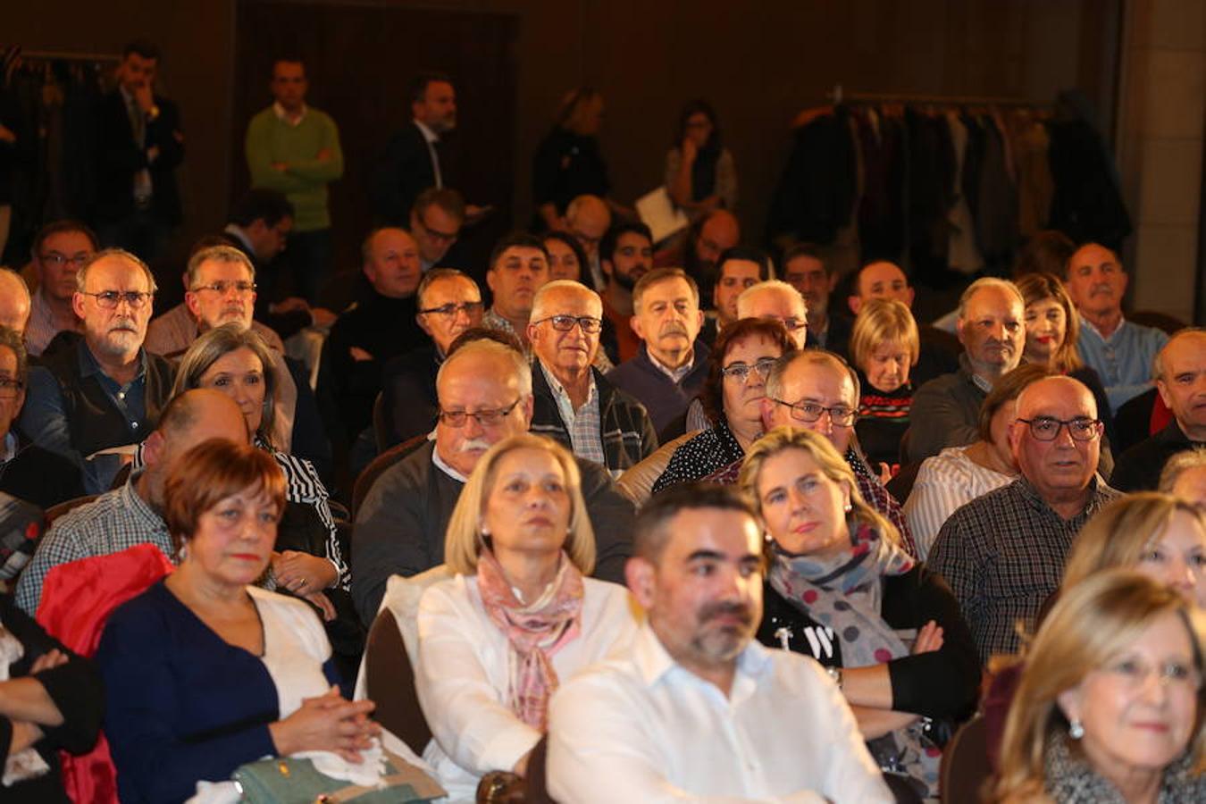 El ministro de Fomento, José Luis Ábalos ha intervenido en un acto del PSOE en La Rioja, junto a su secretario general, Francisco Ocón, y la secretaria federal de Mundo Rural y portavoz del Grupo Parlamentario Socialista, Concepción Andreu en el restaurante Delicatto de Logroño.