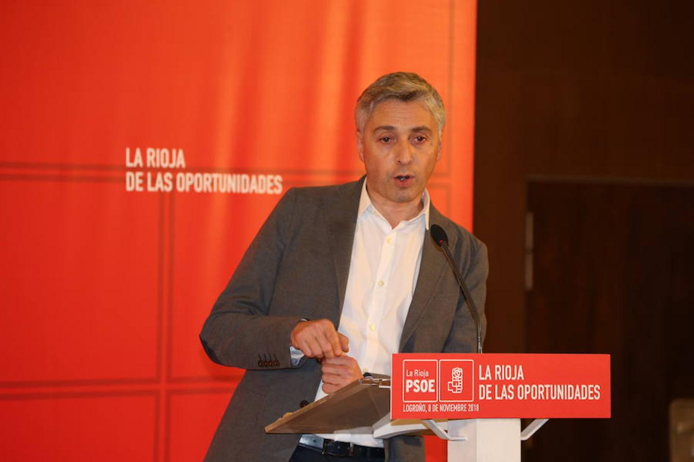 El ministro de Fomento, José Luis Ábalos ha intervenido en un acto del PSOE en La Rioja, junto a su secretario general, Francisco Ocón, y la secretaria federal de Mundo Rural y portavoz del Grupo Parlamentario Socialista, Concepción Andreu en el restaurante Delicatto de Logroño.