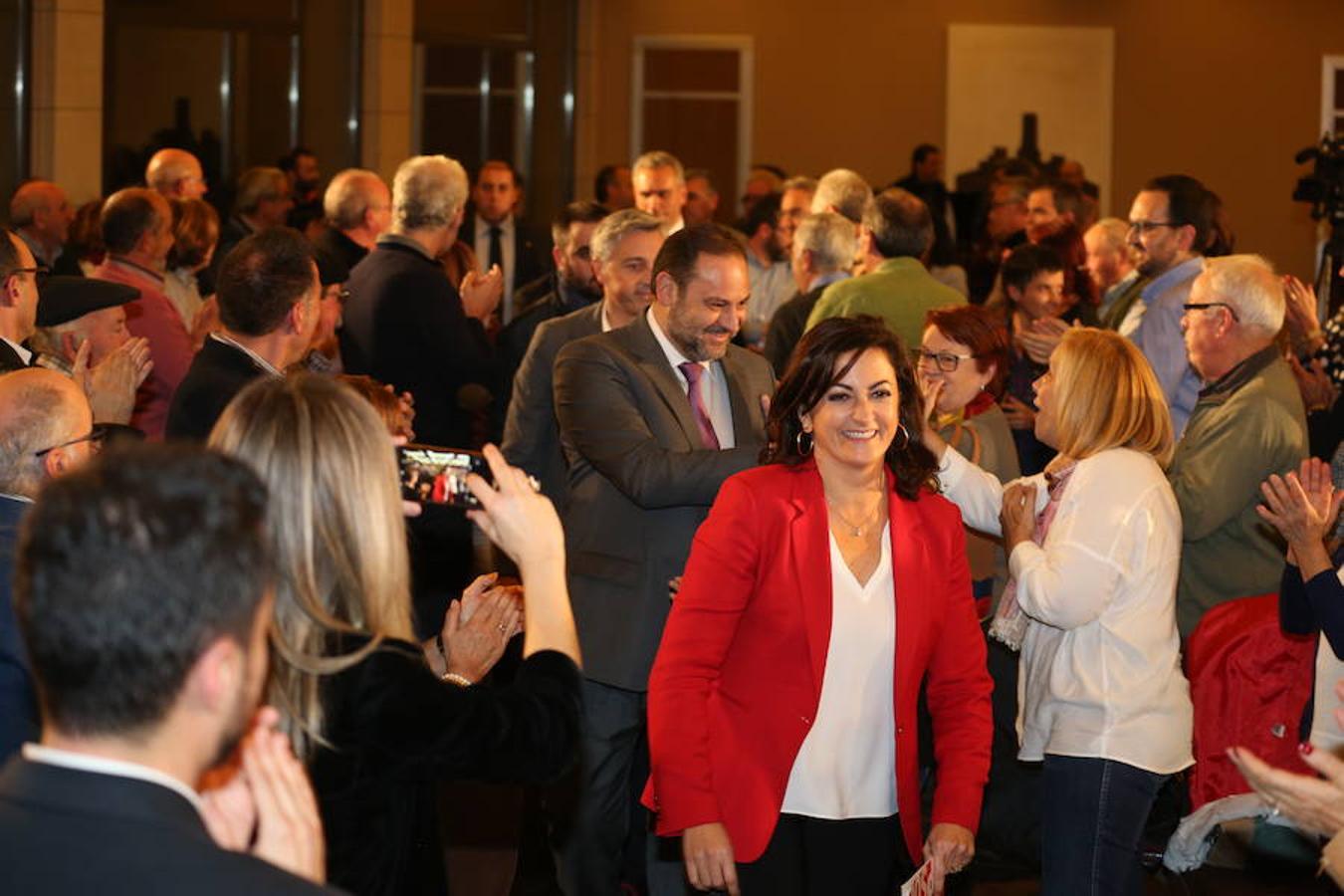 El ministro de Fomento, José Luis Ábalos ha intervenido en un acto del PSOE en La Rioja, junto a su secretario general, Francisco Ocón, y la secretaria federal de Mundo Rural y portavoz del Grupo Parlamentario Socialista, Concepción Andreu en el restaurante Delicatto de Logroño.