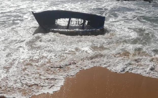 Hallado el décimo cadáver tras el naufragio de una patera en Cádiz