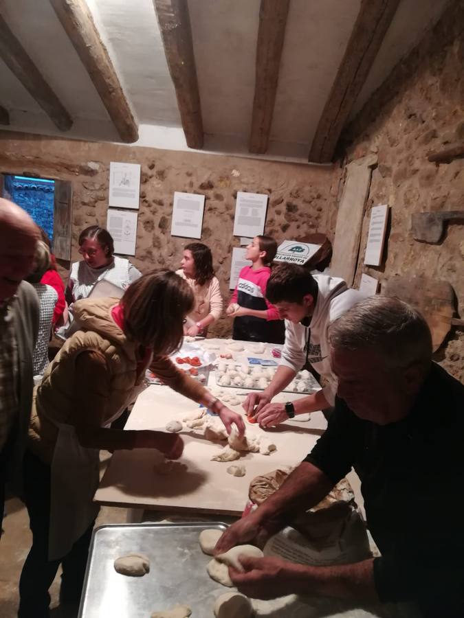 Decenas de personas disfrutaron de un paseo por este tesoro natural y saborearon los platos de cuatro cocineros riojanos