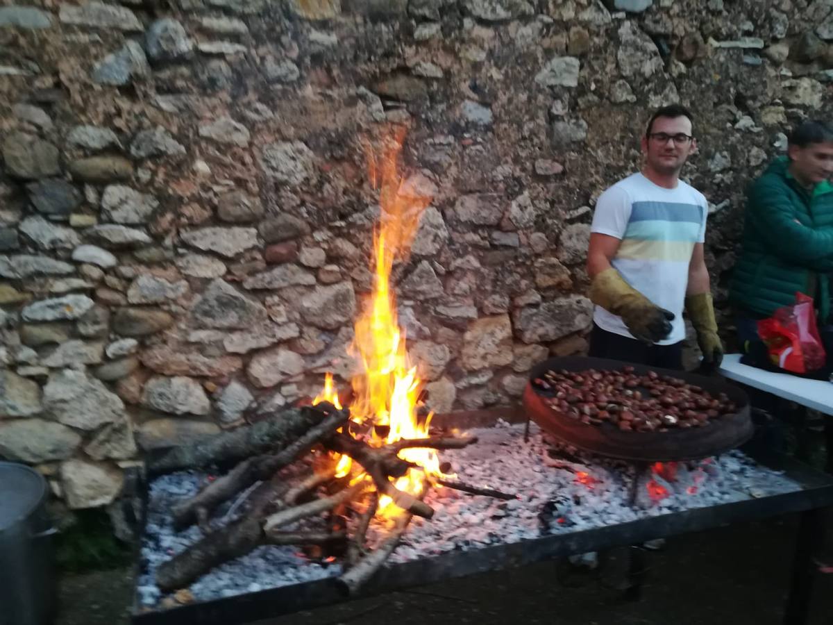 Decenas de personas disfrutaron de un paseo por este tesoro natural y saborearon los platos de cuatro cocineros riojanos