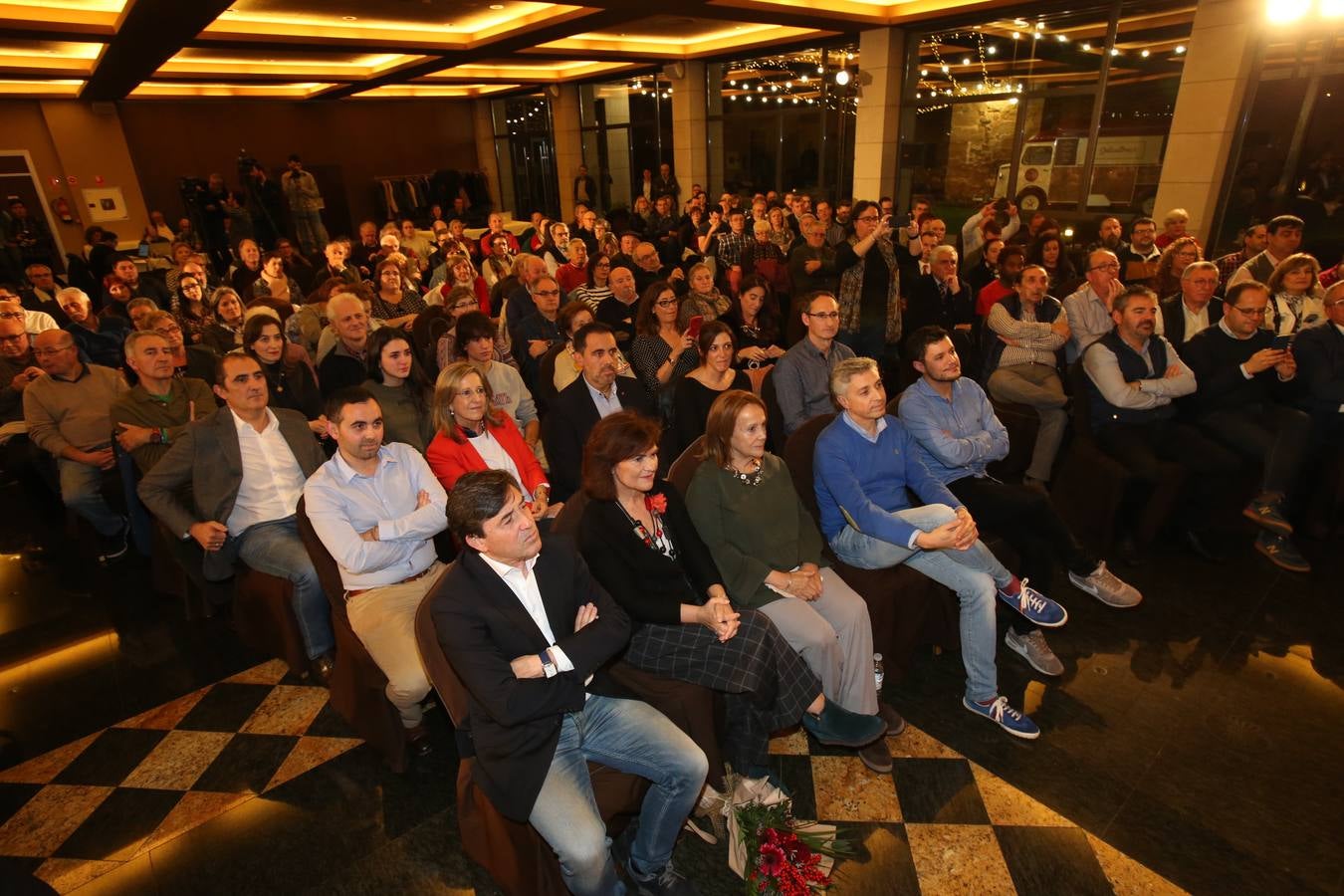 Ha presentado su candidatura a la Presidencia de La Rioja en un acto al que ha asistido la vicepresidenta del Gobierno central, Carmen Calvo