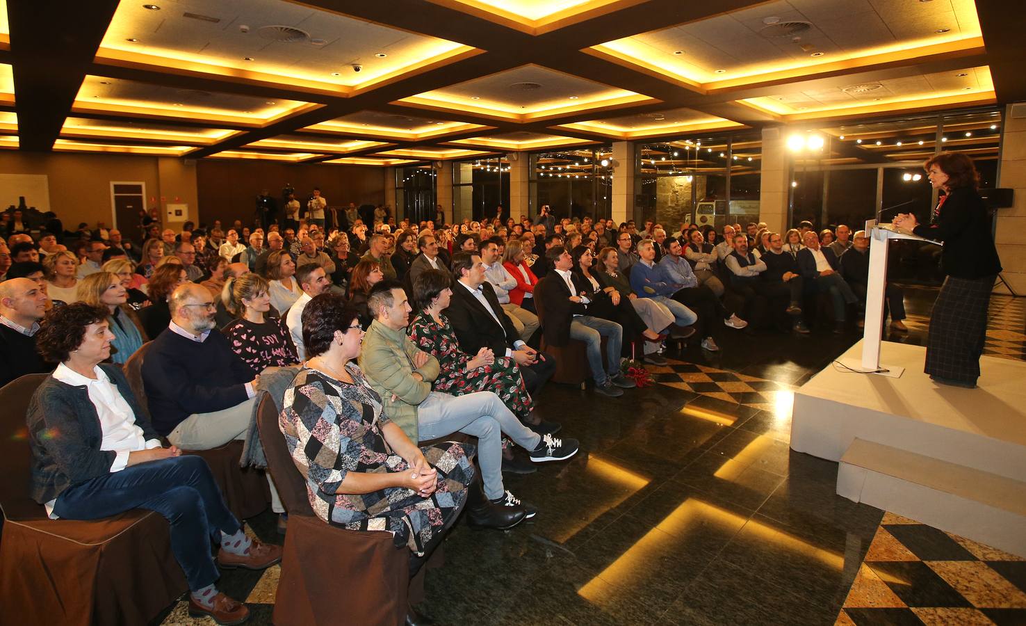 Ha presentado su candidatura a la Presidencia de La Rioja en un acto al que ha asistido la vicepresidenta del Gobierno central, Carmen Calvo