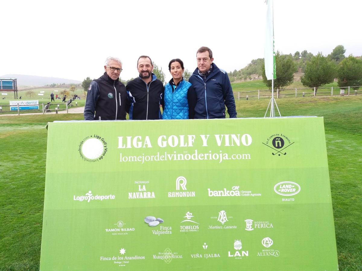 Imágenes de la salida de la final de la Liga de Golf y Vino de lomejordelvinoderioja.com.