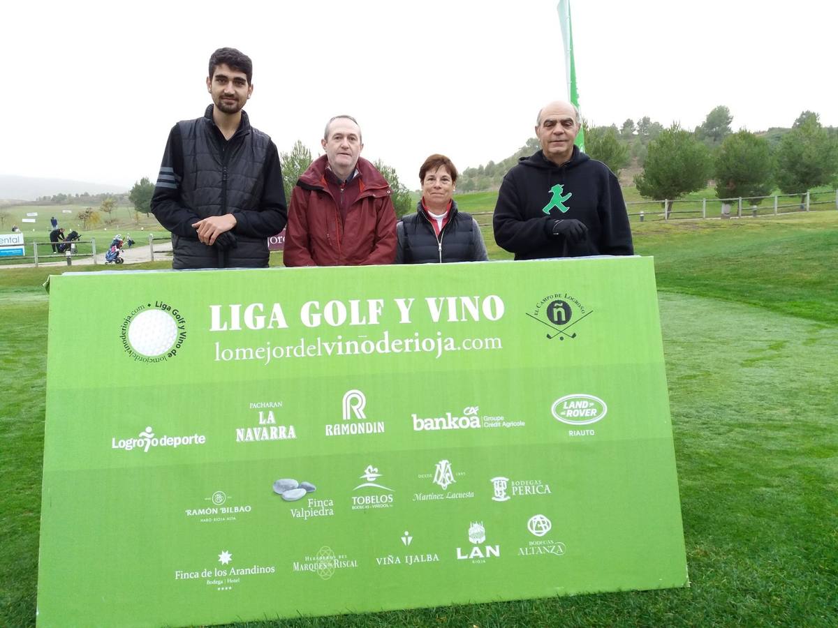 Imágenes de la salida de la final de la Liga de Golf y Vino de lomejordelvinoderioja.com.