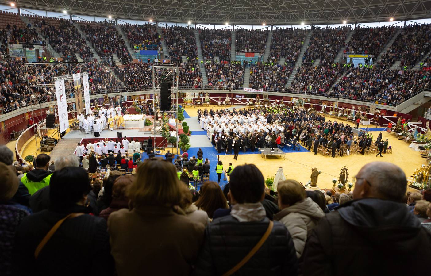 Fervor y fe en la misa de E untes.