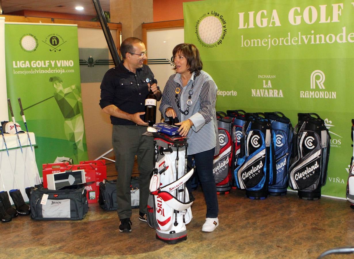 Tras la cena, los ganadores recibieron sus premios.