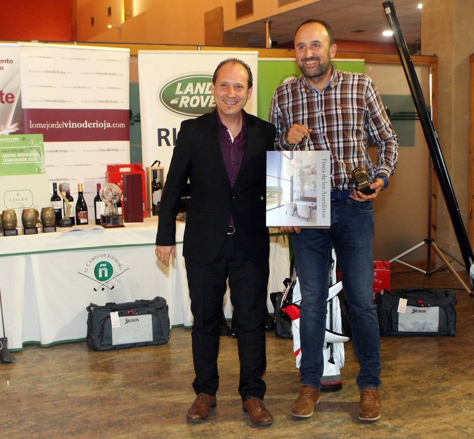 Tras la cena, los ganadores recibieron sus premios.