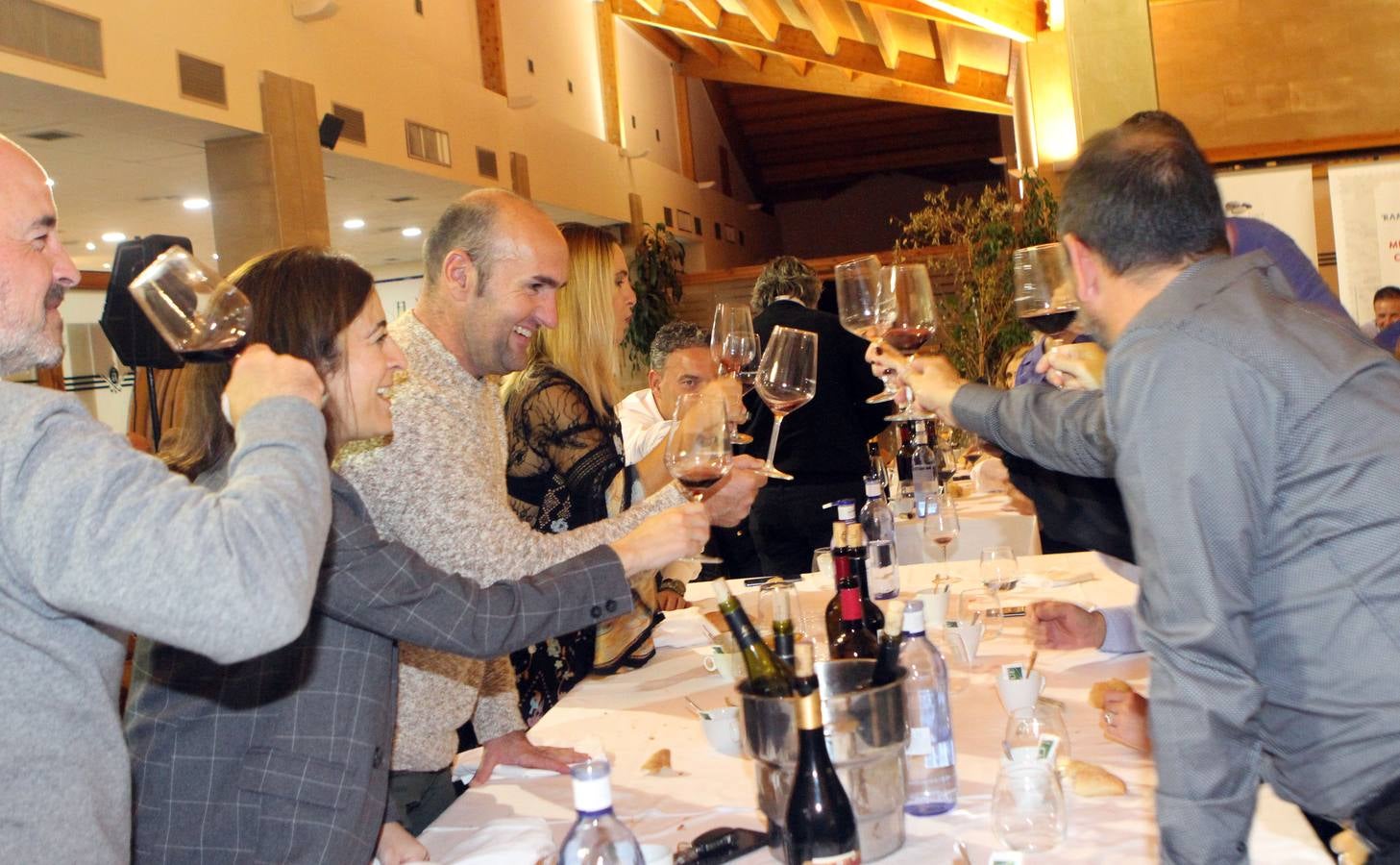 Tras la cena, los ganadores recibieron sus premios.