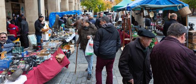 Imagen del mercadillo ayer por la mañana. :: sonia tercero