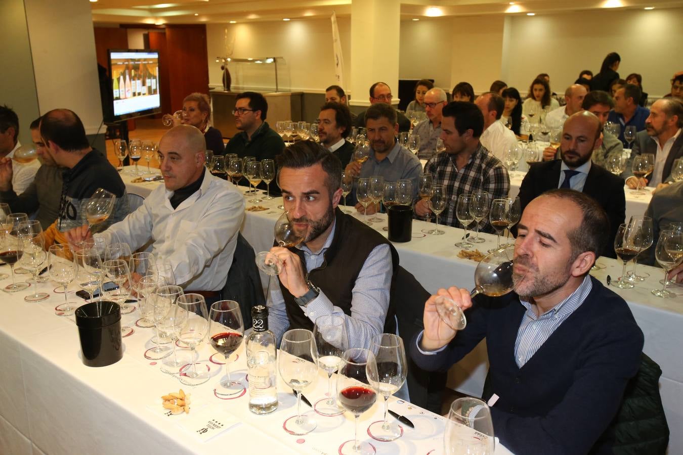 Lleno en la cata de lomejordelvinoderioja.com