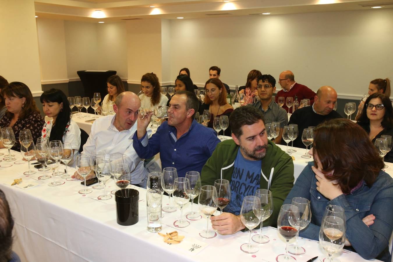 Lleno en la cata de lomejordelvinoderioja.com