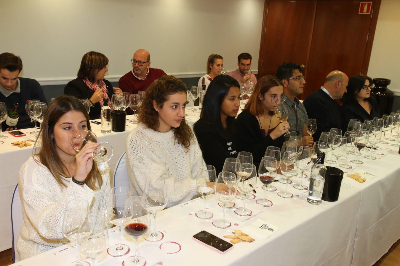 Lleno en la cata de lomejordelvinoderioja.com