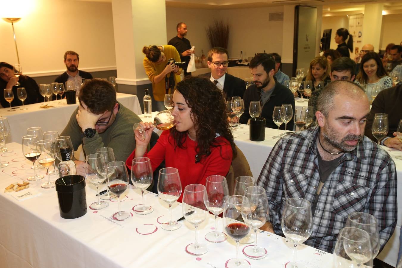 Lleno en la cata de lomejordelvinoderioja.com