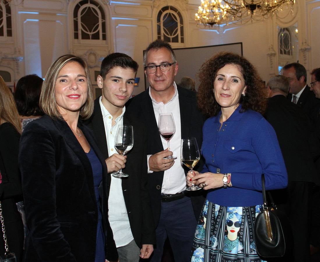 Los rotarios celebran en Logroño el aniversario de la entidad benéfica