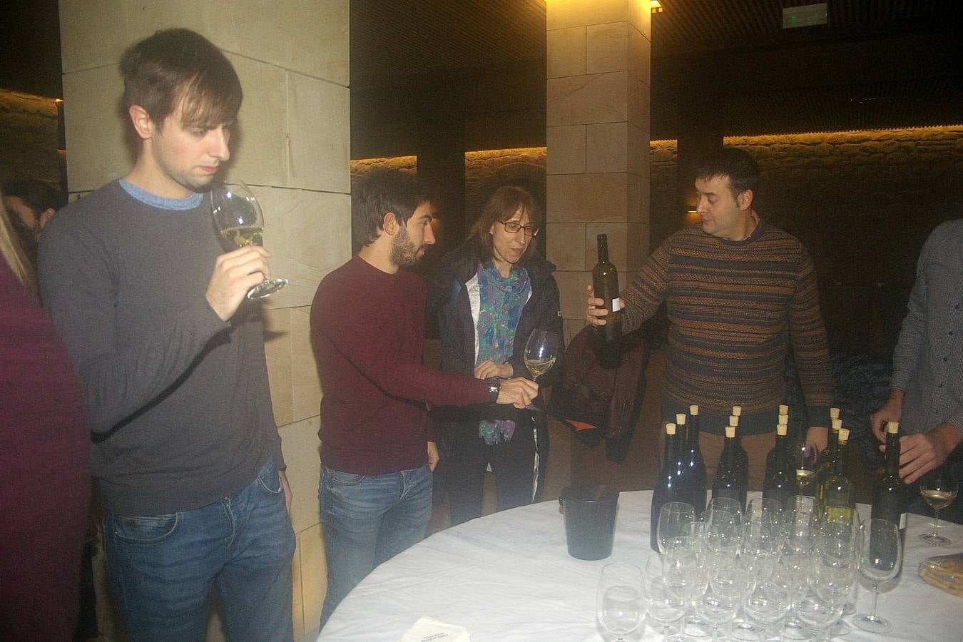 XVI Curso de Enología ´Ciudad de Cenicero´ organizado e impartido por la Universidad de La Rioja, dentro de sus Cursos de Verano. En esta edición las inscripciones han superado el centenar.