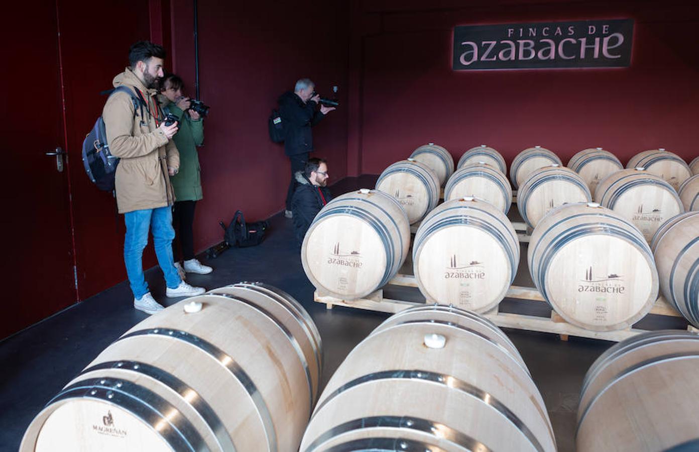 El sol y el buen tiempo se aliaron para hacer «la fotografía perfecta» en el VIII Rally Fotográfico del Rioja, que ayer reunió a 95 participantes y recorrió rincones y bodegas de Aldeanueva, Azagra y Navarrete