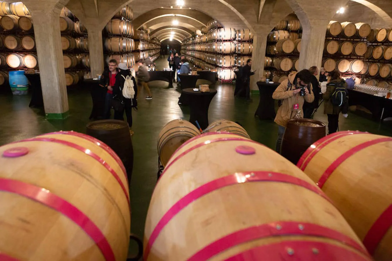 El sol y el buen tiempo se aliaron para hacer «la fotografía perfecta» en el VIII Rally Fotográfico del Rioja, que ayer reunió a 95 participantes y recorrió rincones y bodegas de Aldeanueva, Azagra y Navarrete 