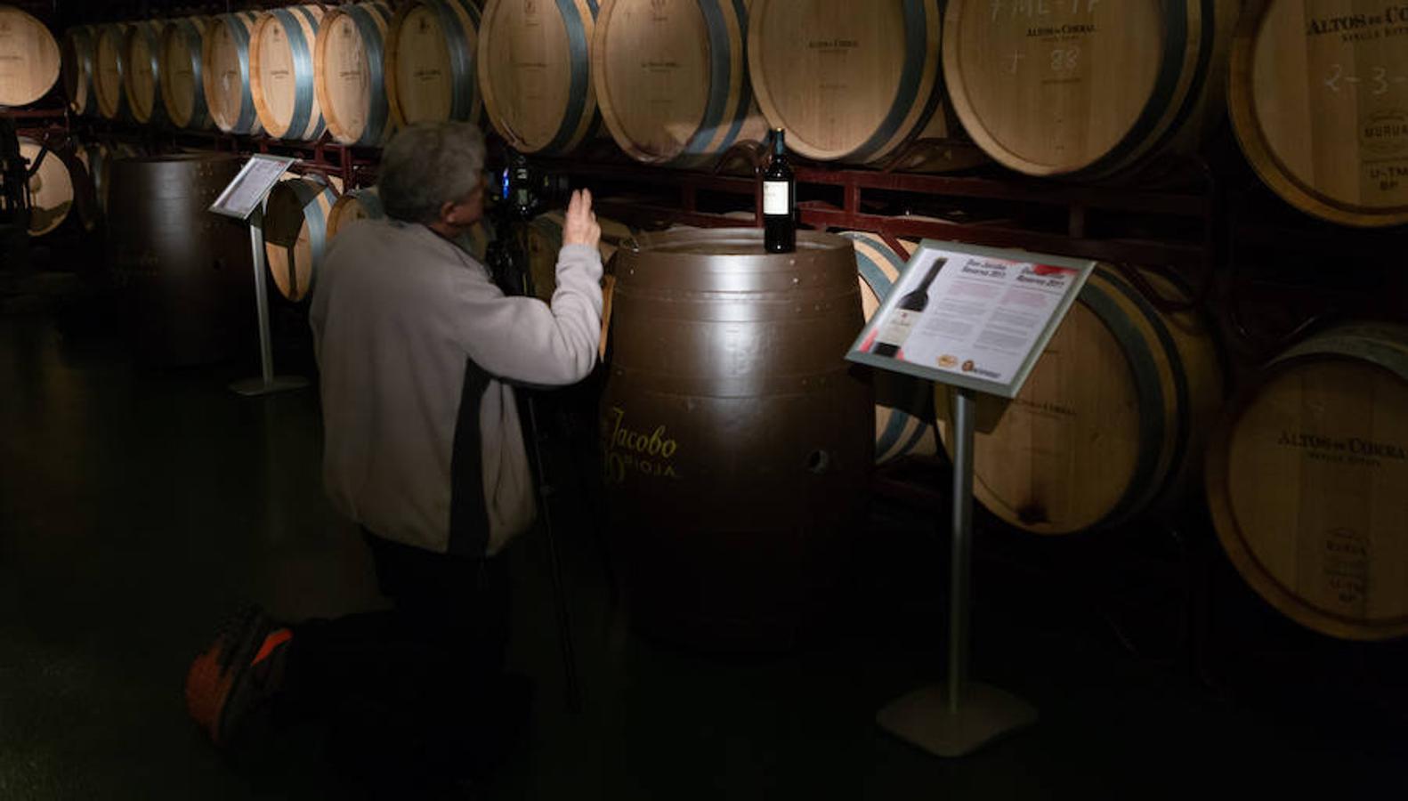 El sol y el buen tiempo se aliaron para hacer «la fotografía perfecta» en el VIII Rally Fotográfico del Rioja, que ayer reunió a 95 participantes y recorrió rincones y bodegas de Aldeanueva, Azagra y Navarrete 