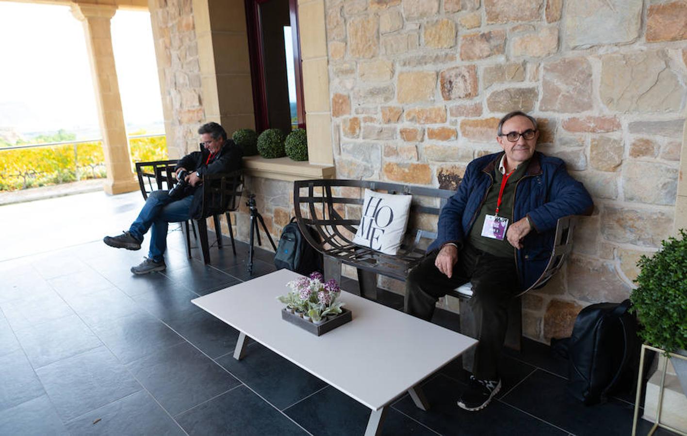 El sol y el buen tiempo se aliaron para hacer «la fotografía perfecta» en el VIII Rally Fotográfico del Rioja, que ayer reunió a 95 participantes y recorrió rincones y bodegas de Aldeanueva, Azagra y Navarrete 